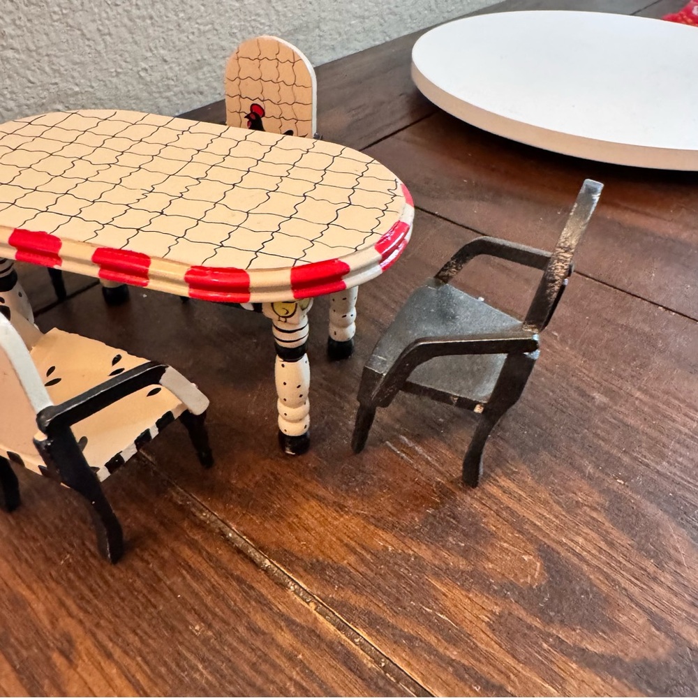 Vintage dollhouse furniture chicken hand painted table and chairs - Picture 5 of 9
